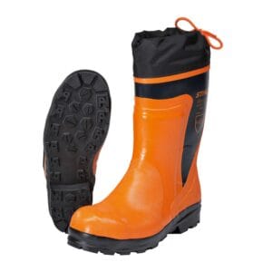 Buty do pracy pilarką